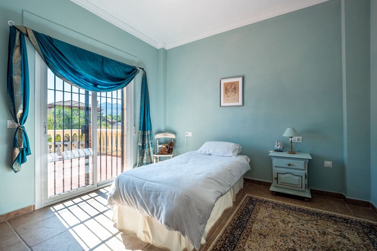 5 sovrum Villa till salu i Alhaurin el Grande med garage - 695 000 € (Ref: 9629288)