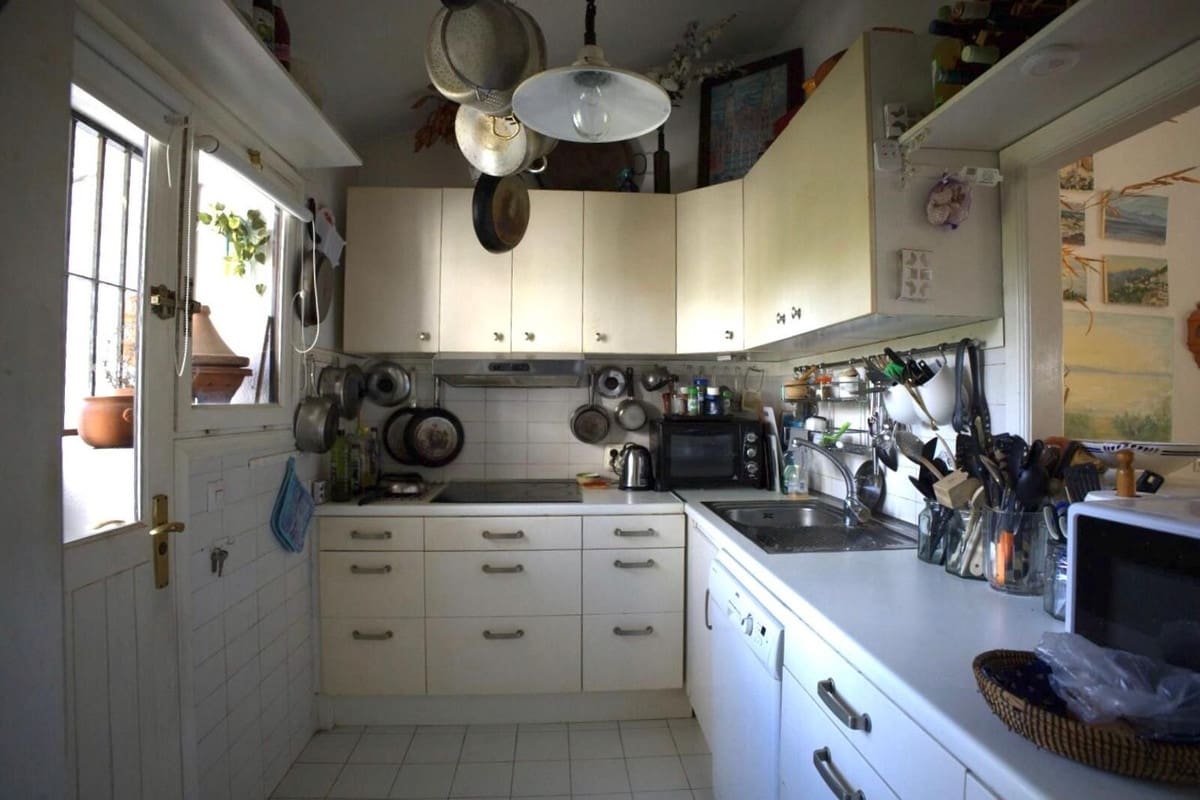 2 bedroom Apartment for sale in Estepona - € 299,000 (Ref: 9629289)