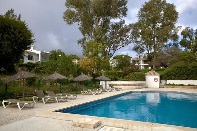 2 bedroom Apartment for sale in Nueva Atalaya, Estepona - € 299,000 (Ref: 9629289)