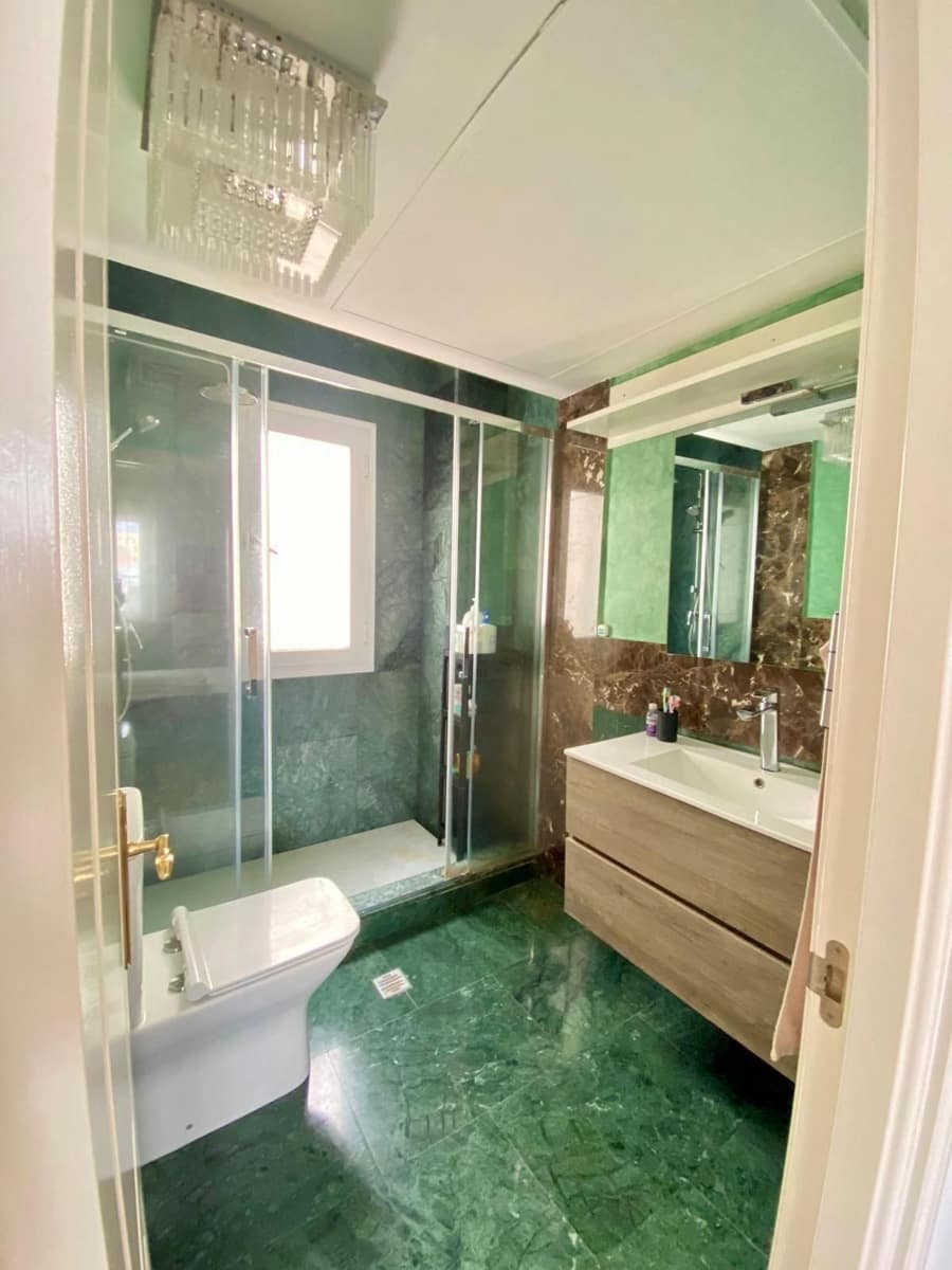 1 slaapkamer Appartement te koop in Estepona met garage - € 325.000 (Ref: 9629294)