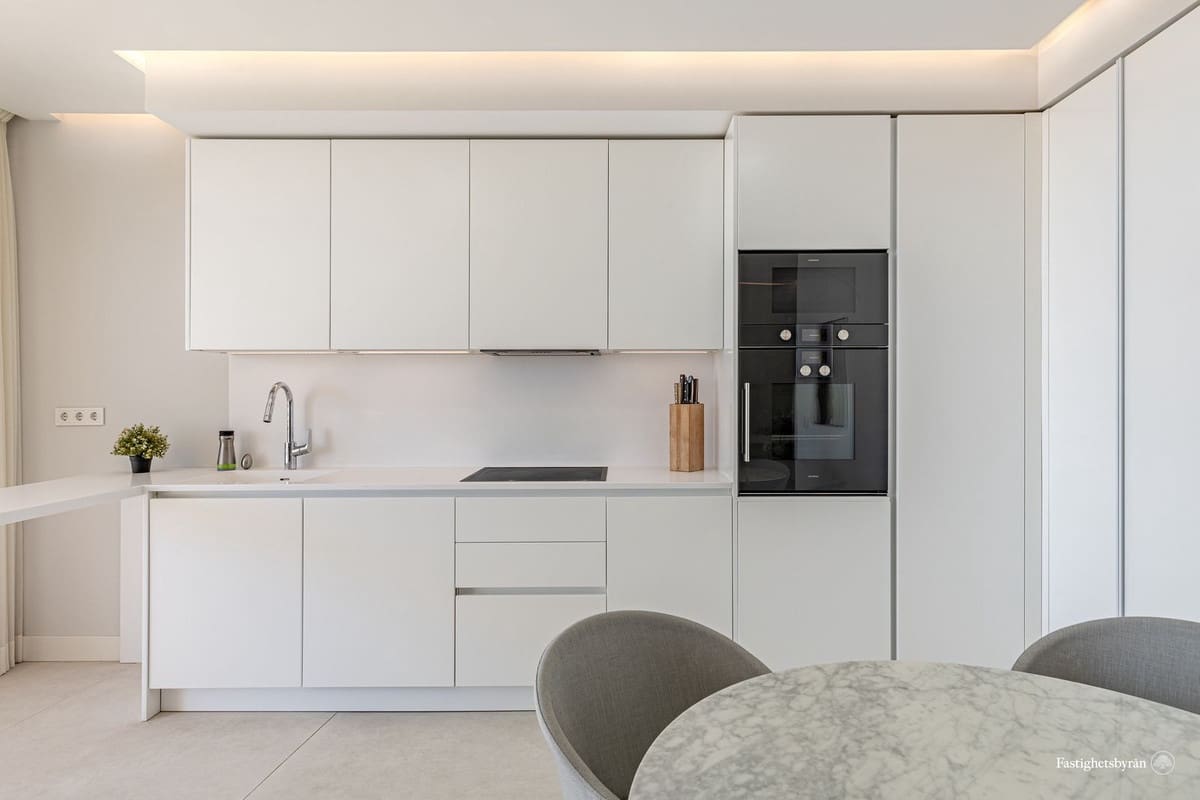 2 soverom Leilighet til salgs i Estepona med garasje - € 948 000 (Ref: 9629297)