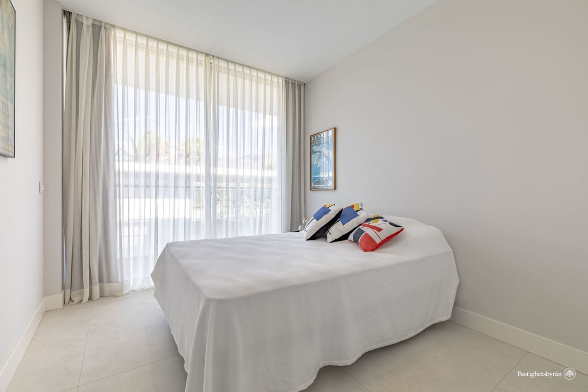 2 soverom Leilighet til salgs i Estepona med garasje - € 948 000 (Ref: 9629297)