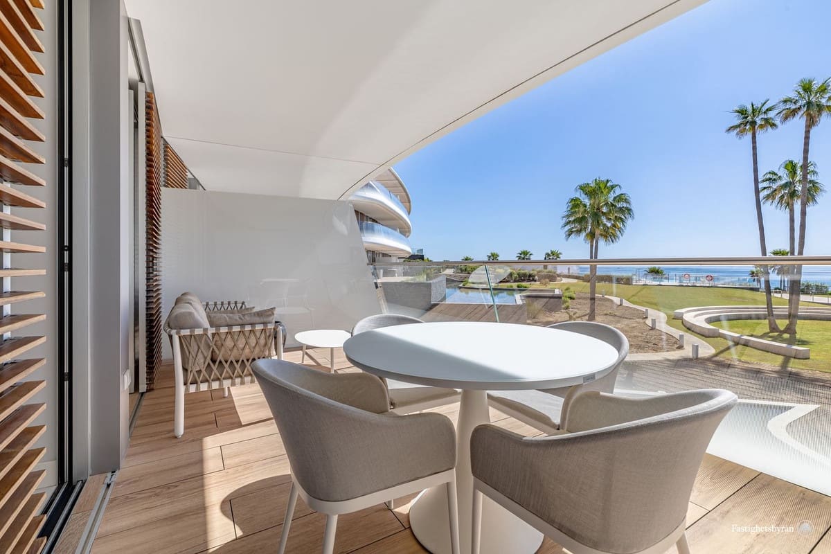 2 soverom Leilighet til salgs i Estepona med garasje - € 948 000 (Ref: 9629297)