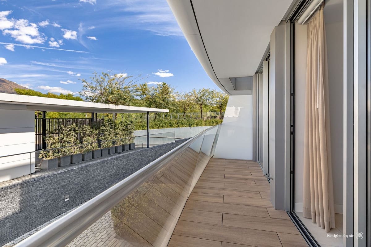 2 soverom Leilighet til salgs i Estepona med garasje - € 948 000 (Ref: 9629297)