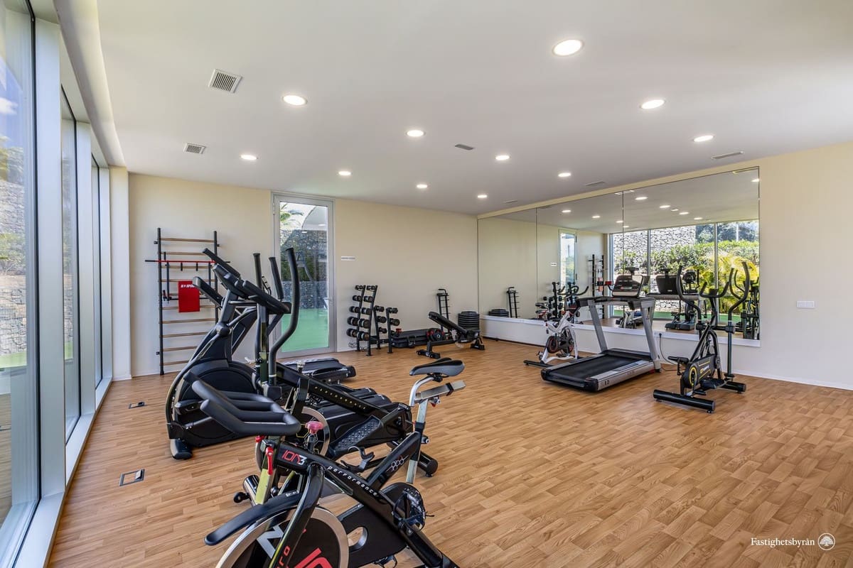 2 soverom Leilighet til salgs i Estepona med garasje - € 948 000 (Ref: 9629297)