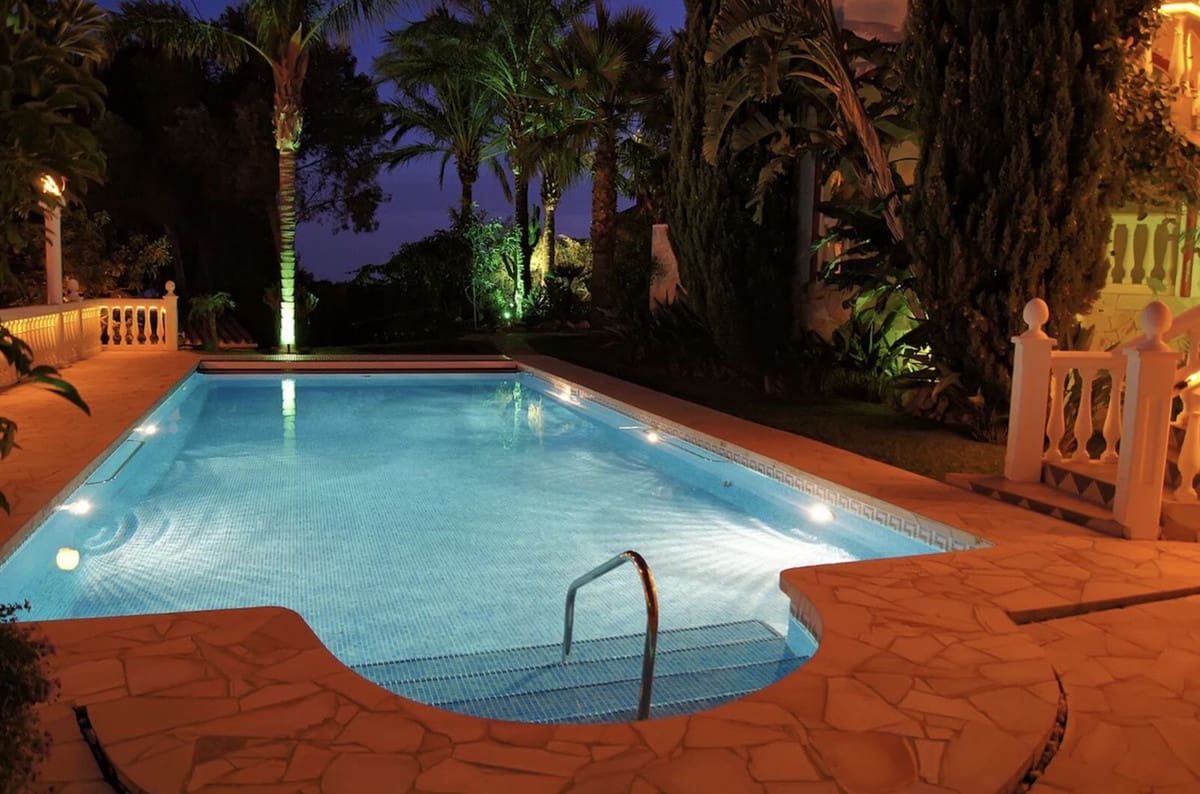 Chalet de 7 habitaciones en Marbella en venta - 2.285.000 € (Ref: 9629301)