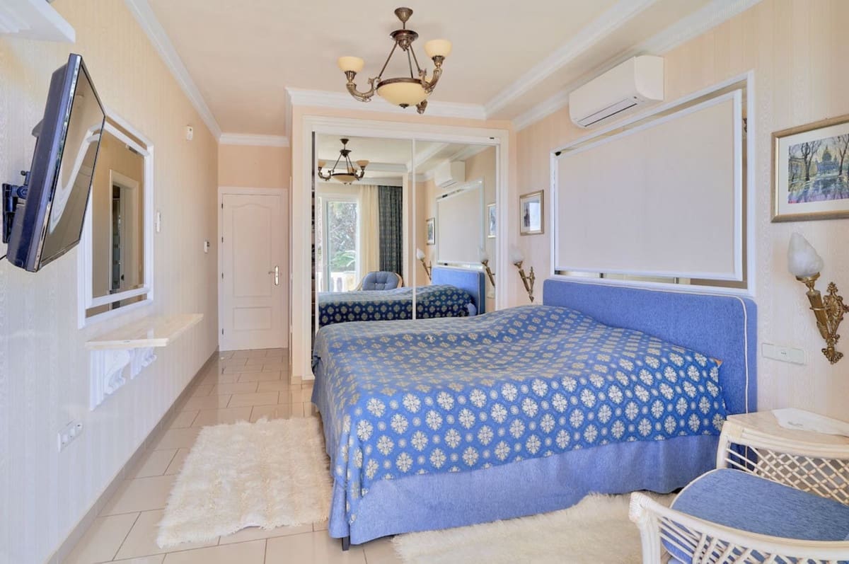 Chalet de 7 habitaciones en Marbella en venta - 2.285.000 € (Ref: 9629301)