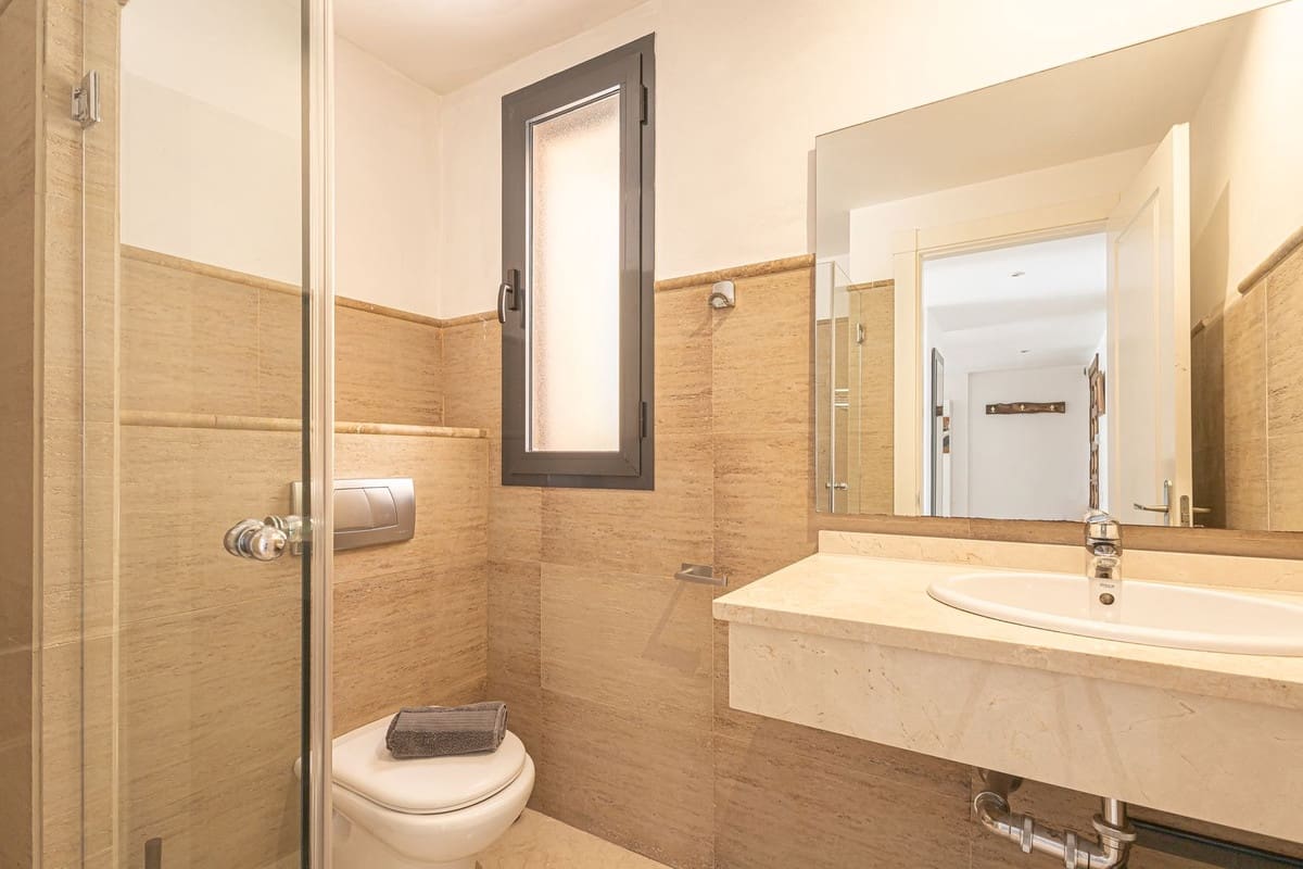 2 bedroom Apartment for sale in Calahonda with garage - € 375,000 (Ref: 9629303)