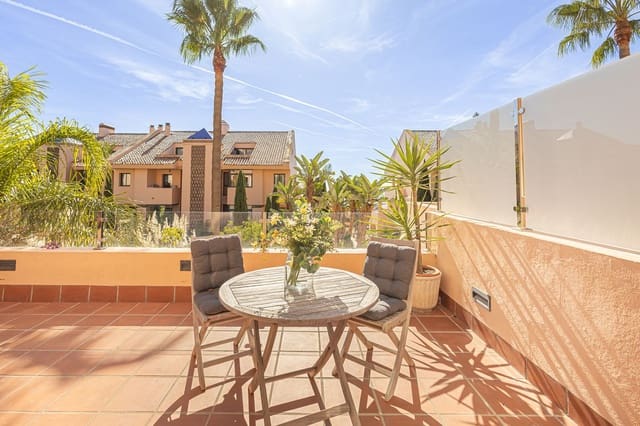 2 bedroom Apartment for sale in Calahonda, Mijas with garage - € 375,000 (Ref: 9629303)