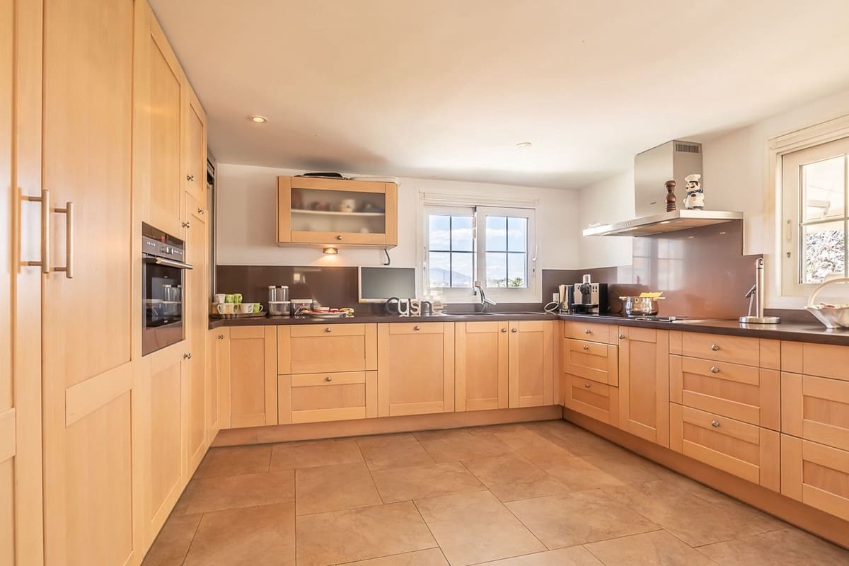 6 bedroom Villa for sale in Torrenueva - € 1,175,000 (Ref: 9629304)