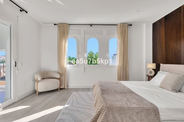 3 sovrum Lägenhet till salu i Puerto Banus, Marbella - 695 000 € (Ref: 9629306)