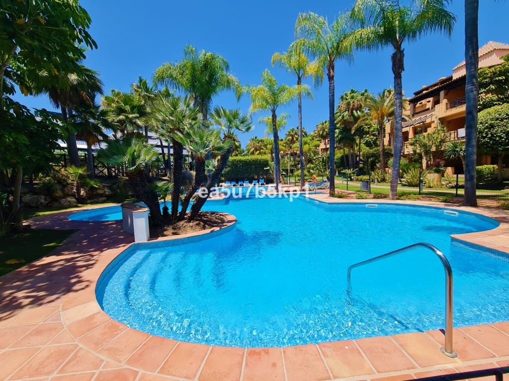 Ático de 2 habitaciones en New Golden Mile en venta - 499.000 € (Ref: 9629310)