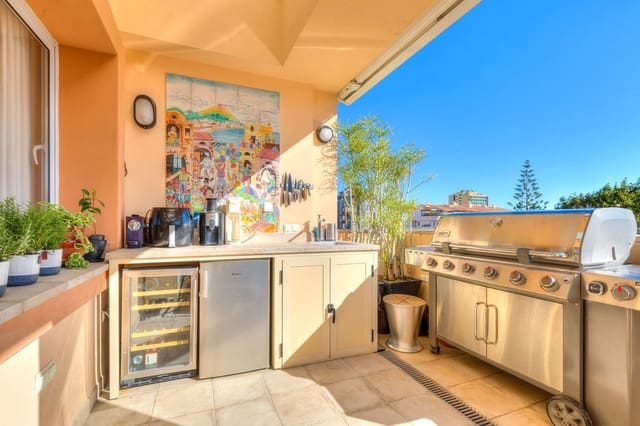 4 soverom Penthouse til salgs i Castillo Sohail, Fuengirola med garasje - € 1 195 000 (Ref: 9629313)