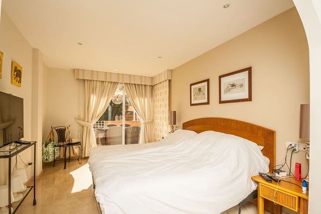 3 quarto Apartamento para venda em Elviria, Marbella com garagem - 595 000 € (Ref: 9629317)