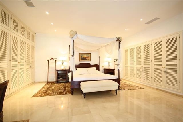 6 chambre Villa/Maison à vendre à Los Monteros, Marbella - 3 900 000 € (Ref: 9629332)