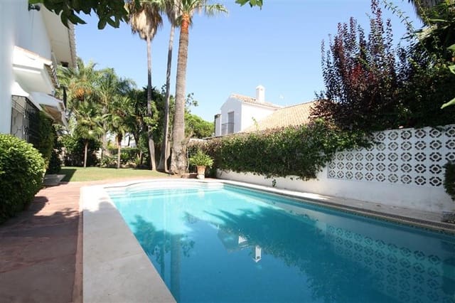 6 chambre Villa/Maison à vendre à Los Monteros, Marbella - 3 900 000 € (Ref: 9629332)