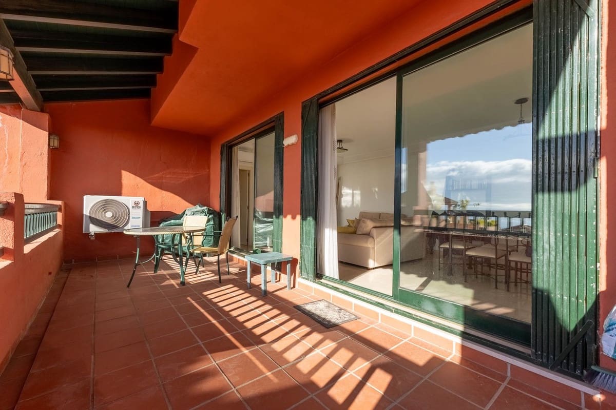 2 bedroom Apartment for sale in Calahonda - € 299,950 (Ref: 9629333)