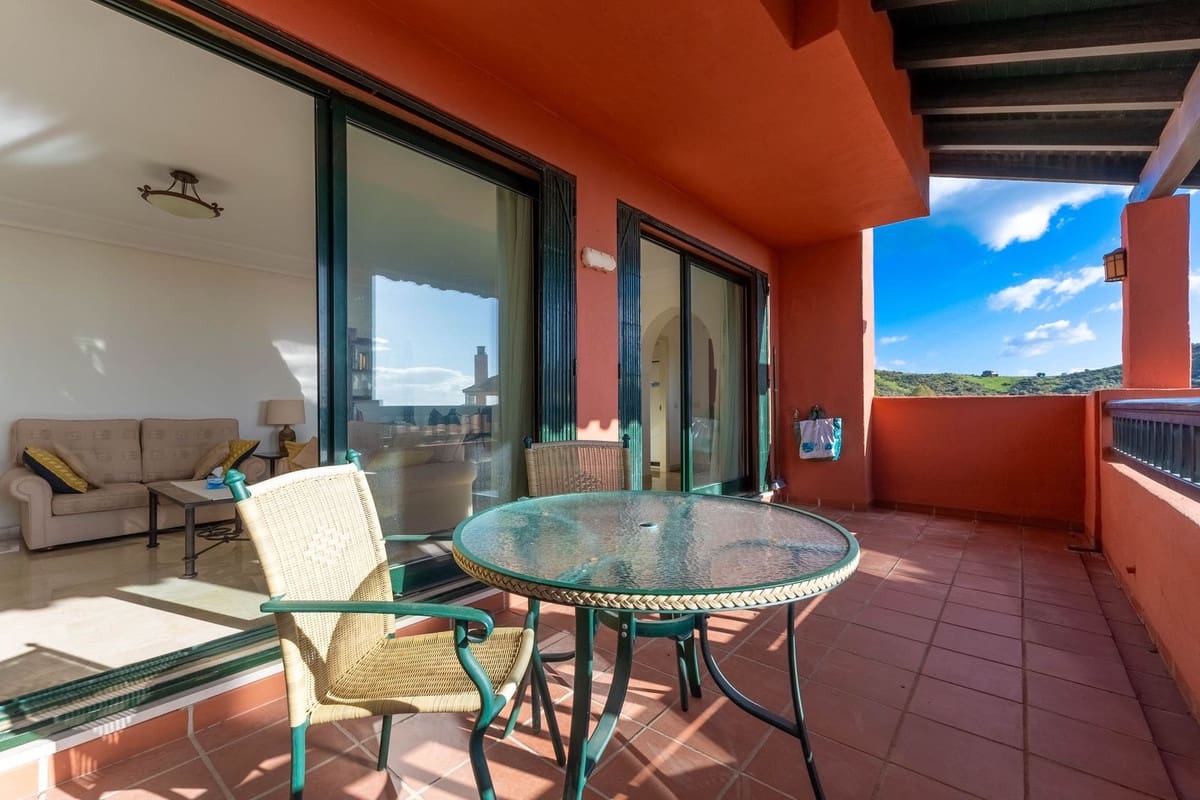 2 bedroom Apartment for sale in Calahonda - € 299,950 (Ref: 9629333)