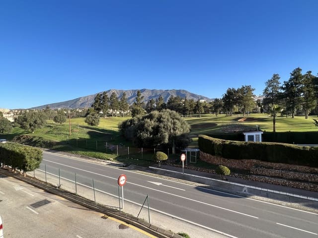 4 sovrum Lägenhet till salu i Mijas Golf, Mijas med garage - 349 999 € (Ref: 9629334)