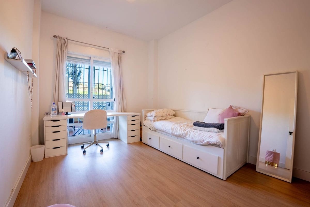 3 sovrum Lägenhet till salu i La Cala Hills med garage - 375 000 € (Ref: 9629336)