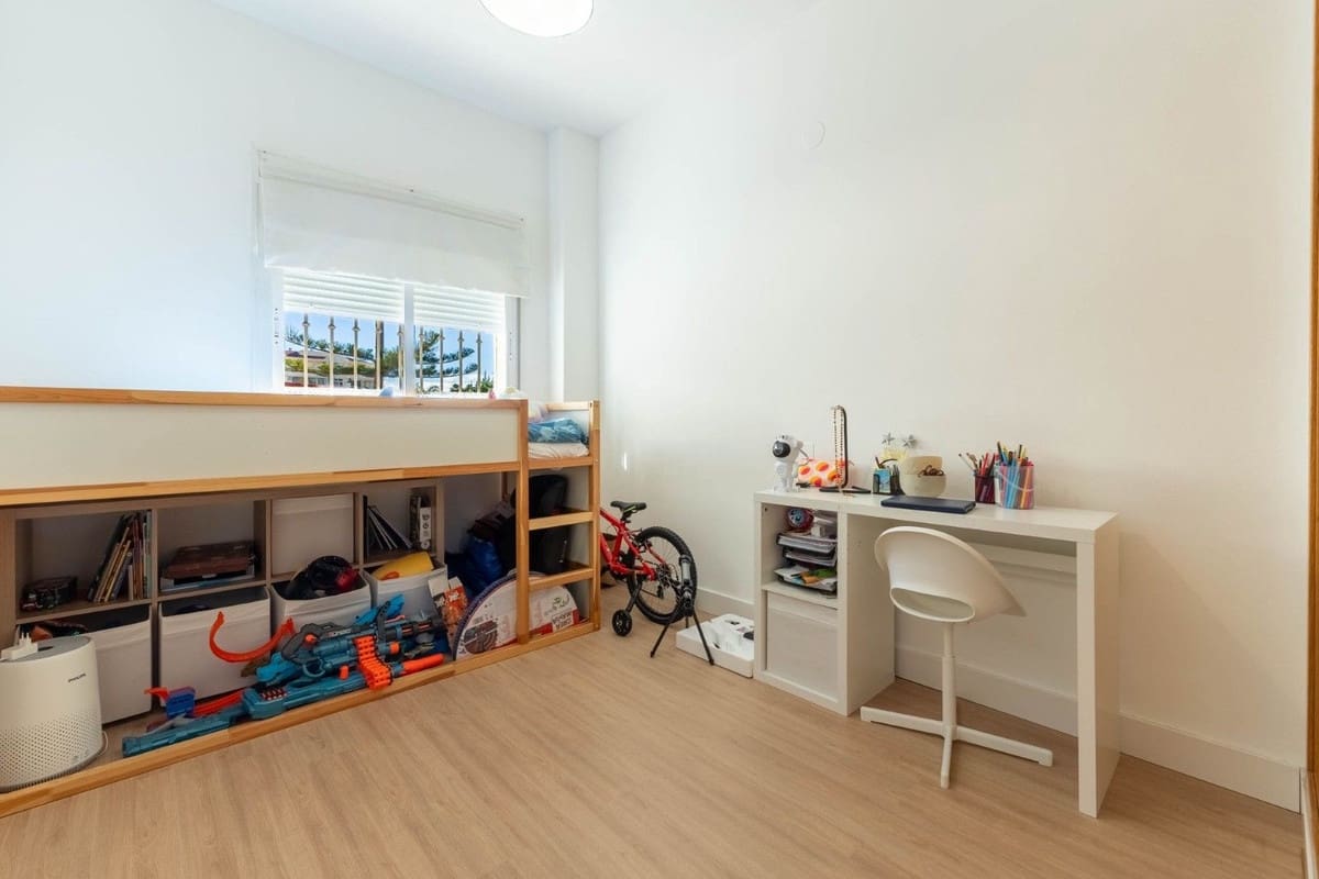 3 sovrum Lägenhet till salu i La Cala Hills med garage - 375 000 € (Ref: 9629336)