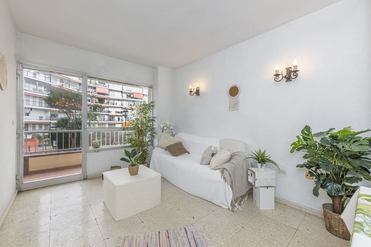 1 soverom Leilighet til salgs i Fuengirola med garasje - € 242 000 (Ref: 9629347)