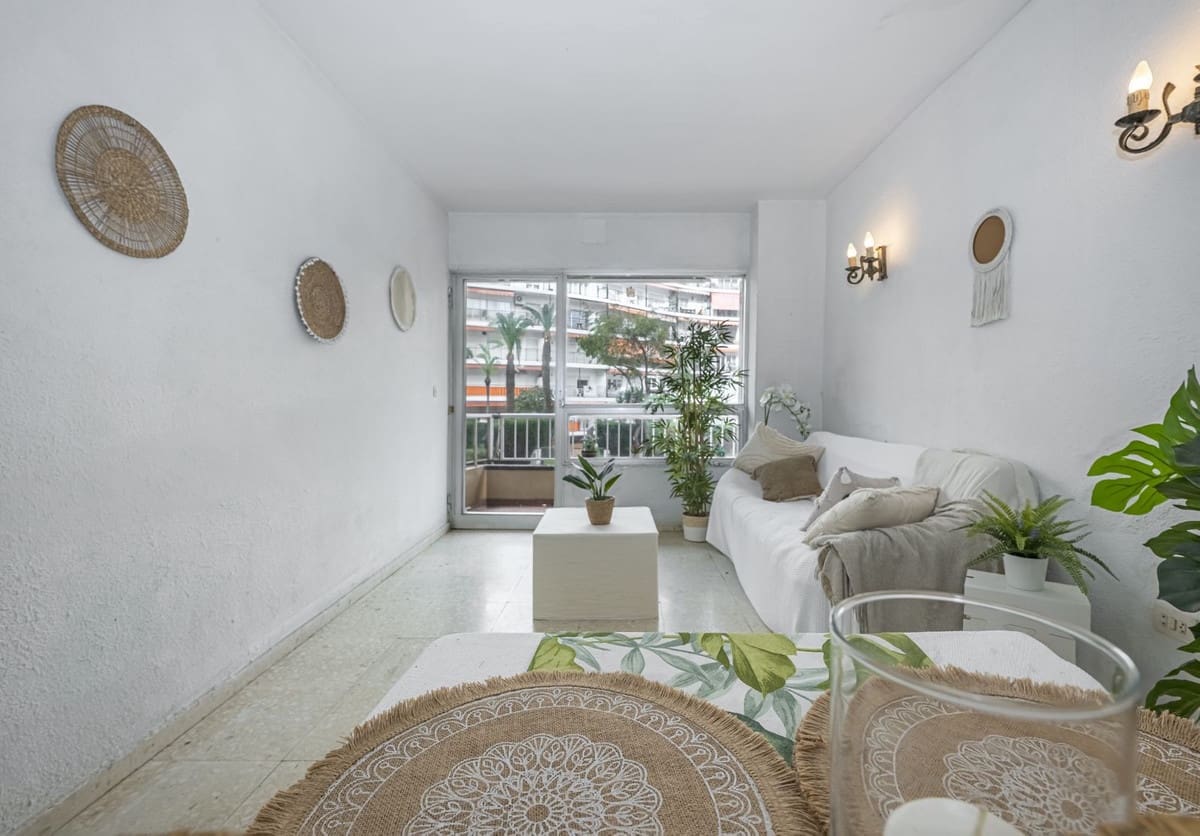 1 soverom Leilighet til salgs i Fuengirola med garasje - € 242 000 (Ref: 9629347)