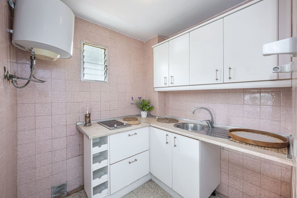 1 soverom Leilighet til salgs i Fuengirola med garasje - € 242 000 (Ref: 9629347)