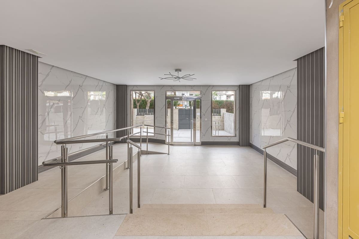 1 soverom Leilighet til salgs i Fuengirola med garasje - € 242 000 (Ref: 9629347)