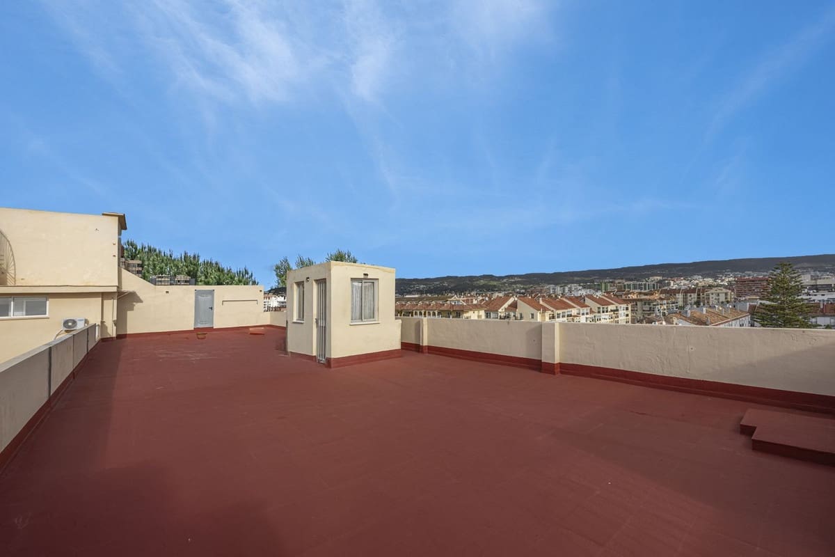 1 soverom Leilighet til salgs i Fuengirola med garasje - € 242 000 (Ref: 9629347)