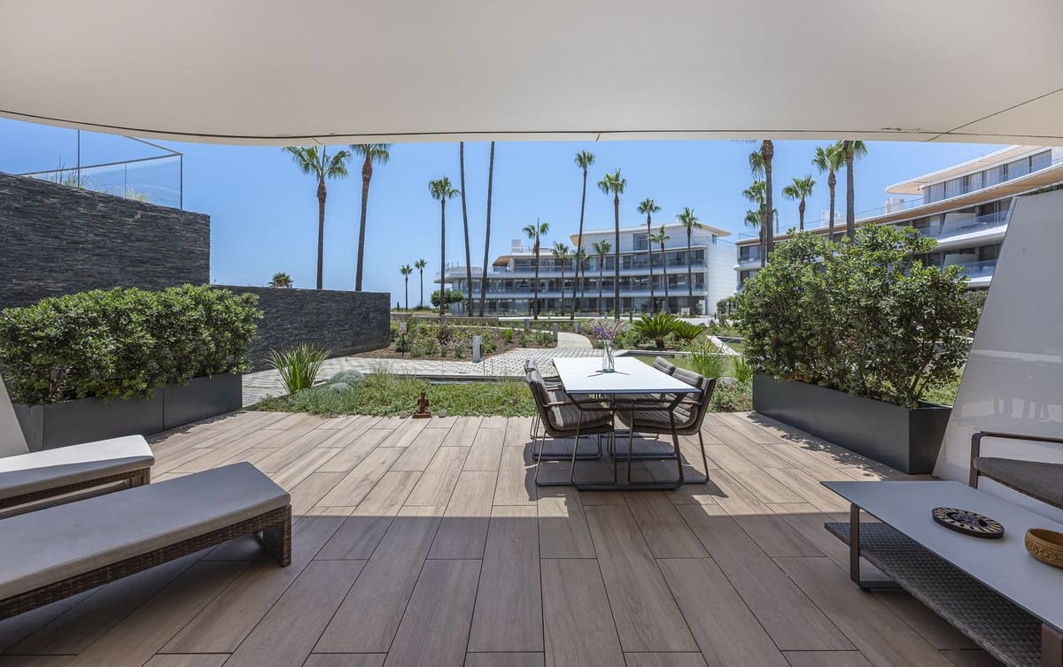 Apartamento de 2 habitaciones en Estepona en venta con garaje - 795.000 € (Ref: 9629349)