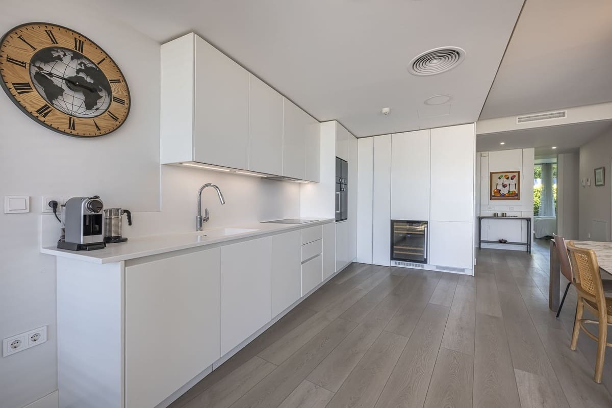 Apartamento de 2 habitaciones en Estepona en venta con garaje - 795.000 € (Ref: 9629349)