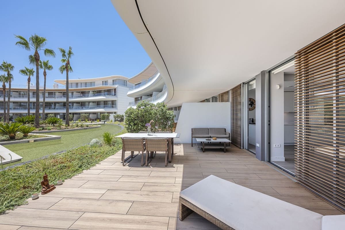 Apartamento de 2 habitaciones en Estepona en venta con garaje - 795.000 € (Ref: 9629349)