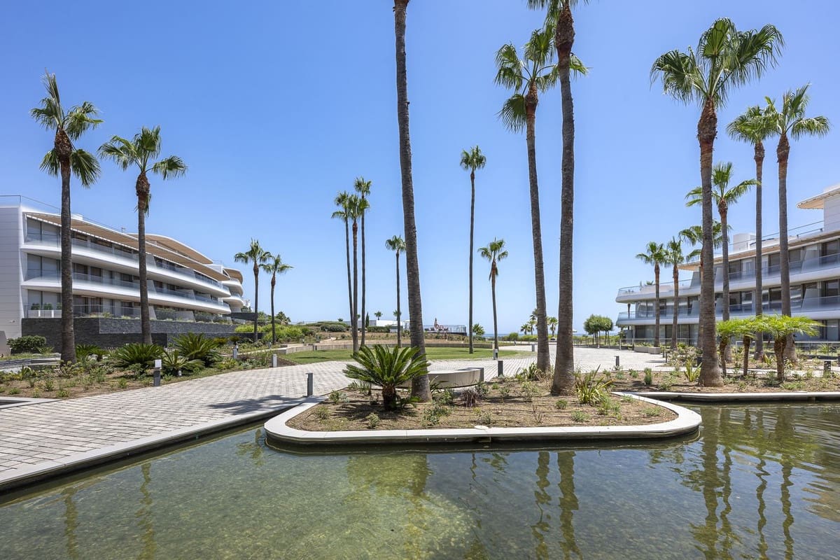 Apartamento de 2 habitaciones en Estepona en venta con garaje - 795.000 € (Ref: 9629349)