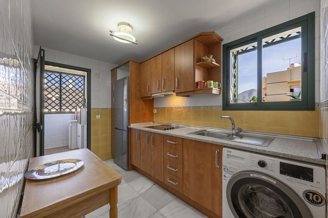 2 bedroom Apartment for sale in Castillo Sohail, Fuengirola - € 349,000 (Ref: 9629350)