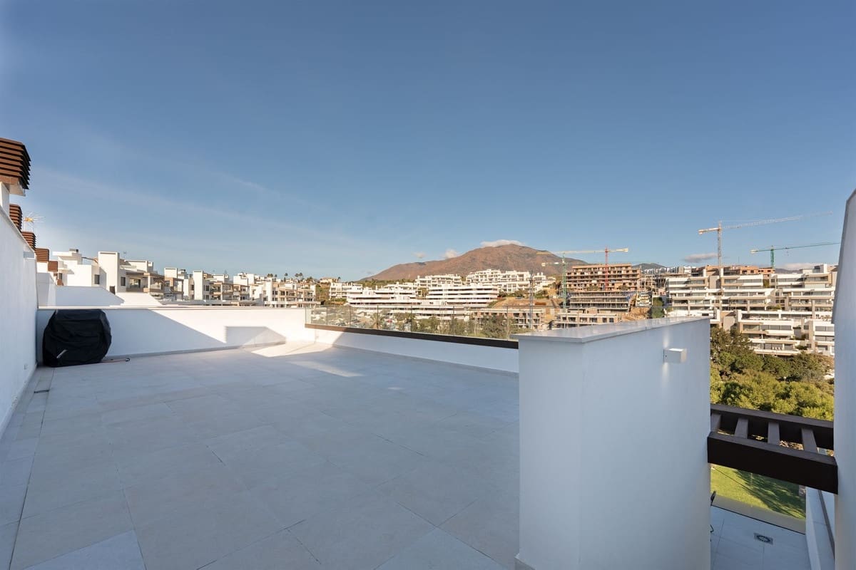 3 soveværelse Penthouse til salg i Estepona - € 975.000 (Ref: 9629358)