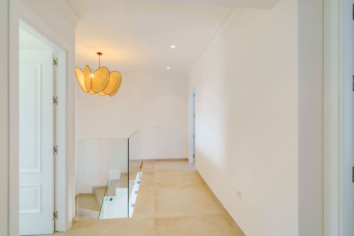 6 soverom Villa til salgs i Marbella - € 3 045 000 (Ref: 9629359)