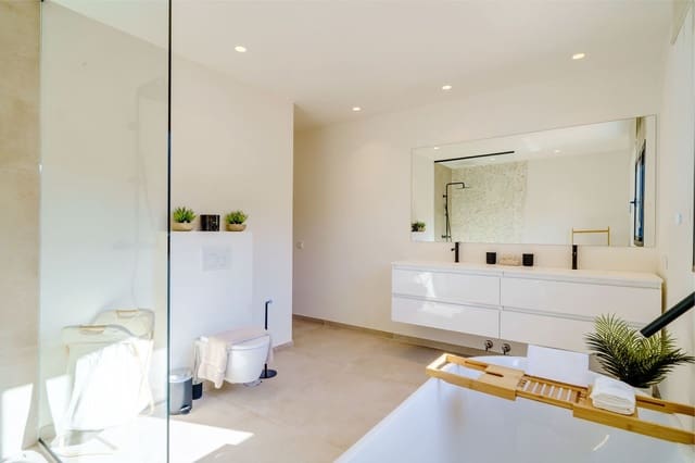 6 soveværelse Villa til salg i Casco Antiguo, Marbella - € 3.045.000 (Ref: 9629359)