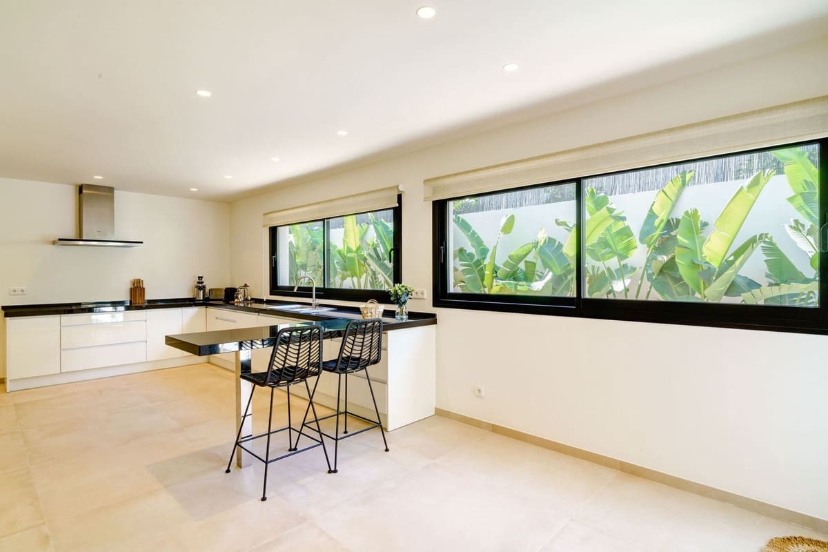 6 soverom Villa til salgs i Marbella - € 3 045 000 (Ref: 9629359)