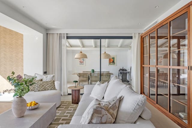 4 soveværelse Villa til salg i Puerto Banus, Marbella - € 2.895.000 (Ref: 9632882)