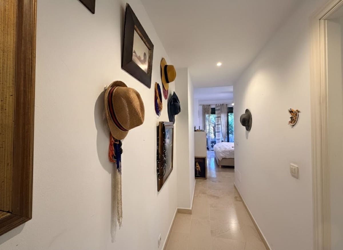 Apartamento de 2 habitaciones en Estepona en venta con garaje - 450.000 € (Ref: 9632884)