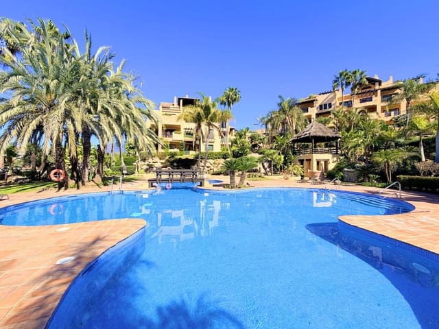 Apartamento de 2 habitaciones en Parque Central, Estepona en venta con garaje - 450.000 € (Ref: 9632884)