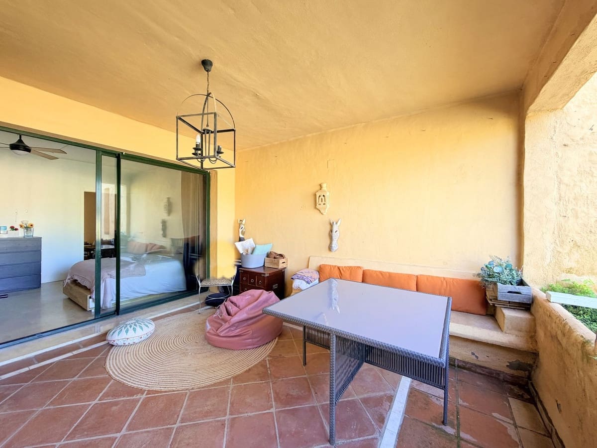 Apartamento de 2 habitaciones en Estepona en venta con garaje - 450.000 € (Ref: 9632884)