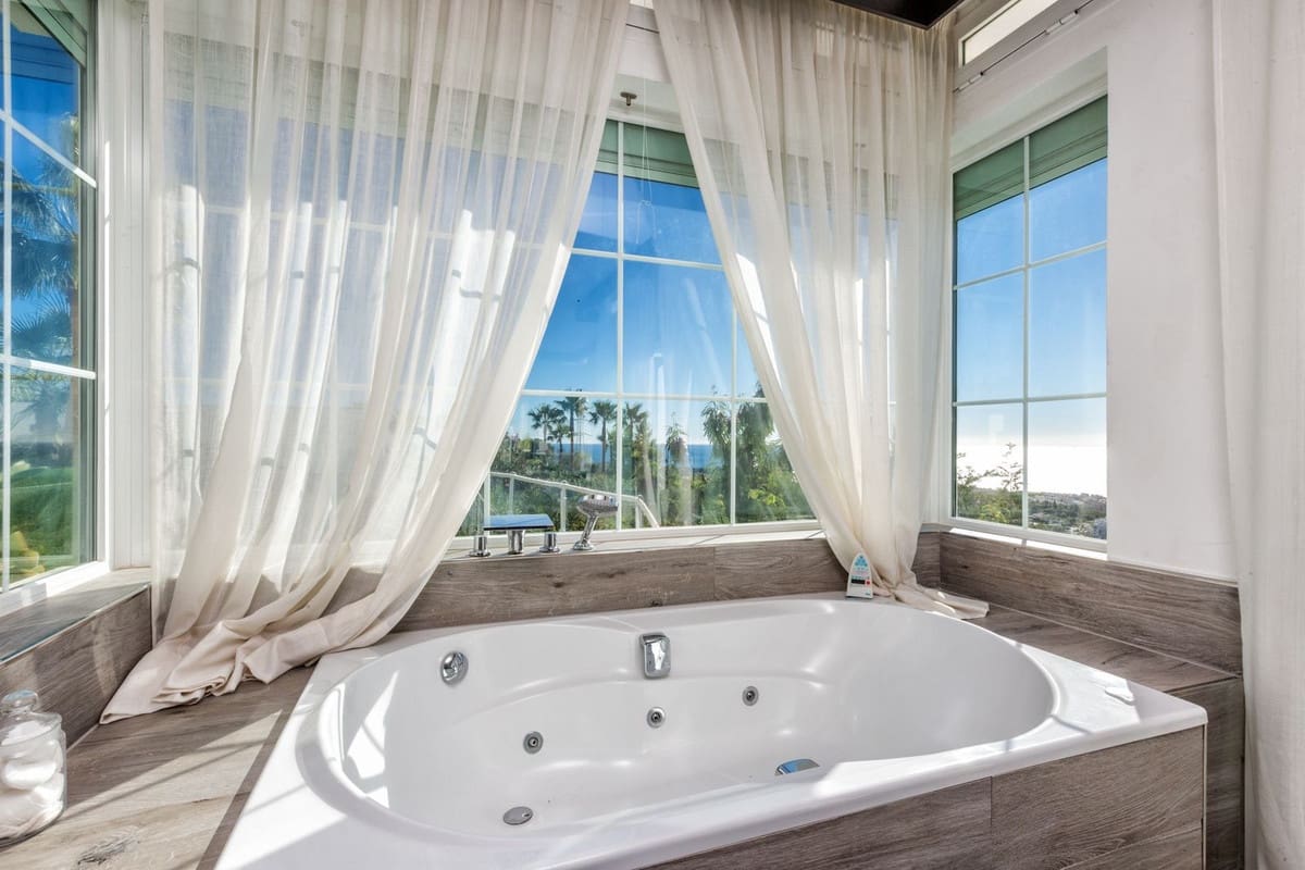 6 sypialnia Willa na sprzedaż w Estepona - 3 600 000 € (Ref: 9632886)