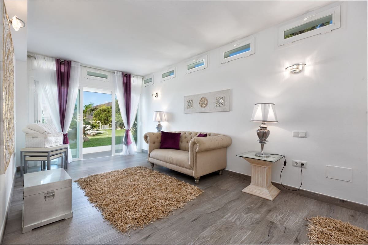 6 sypialnia Willa na sprzedaż w Estepona - 3 600 000 € (Ref: 9632886)