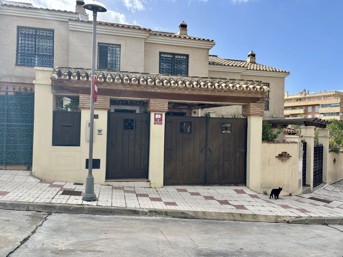 3 soverom Hus til salgs i Puerto de la Torre - € 549 000 (Ref: 9632888)