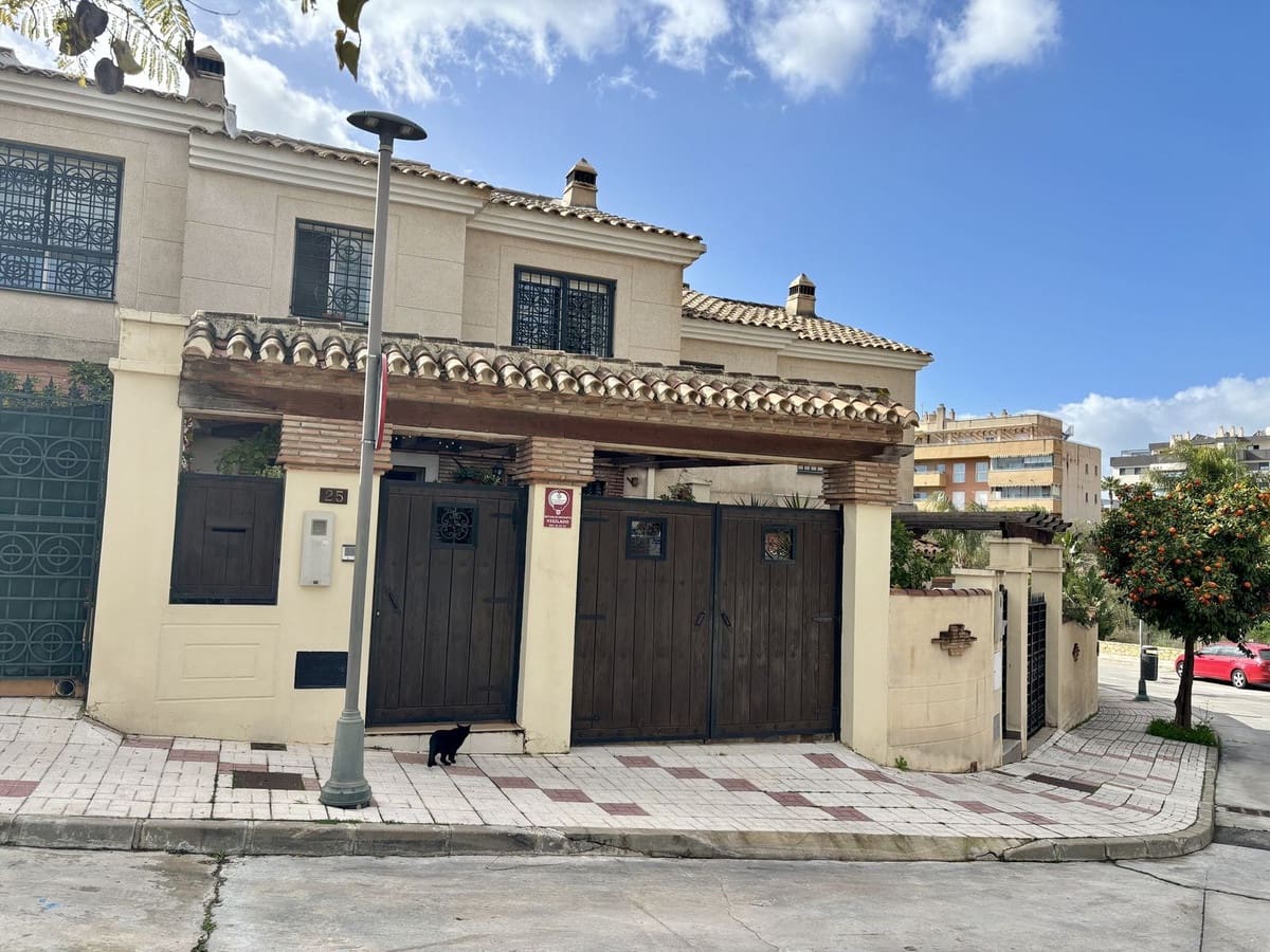 3 soverom Hus til salgs i Puerto de la Torre - € 549 000 (Ref: 9632888)