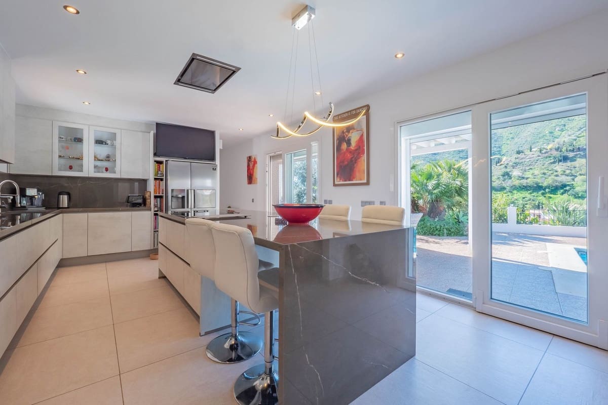 5 sypialnia Willa na sprzedaż w Velez-Malaga - 730 000 € (Ref: 9632890)