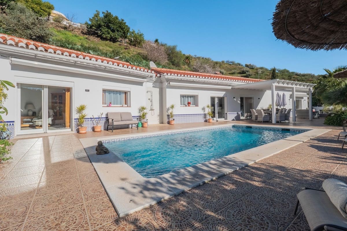 5 sypialnia Willa na sprzedaż w Velez-Malaga - 730 000 € (Ref: 9632890)