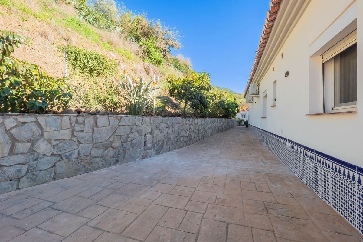 5 sypialnia Willa na sprzedaż w Velez-Malaga - 730 000 € (Ref: 9632890)